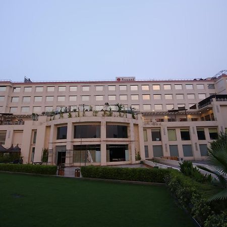 Ramada Neemrana Ξενοδοχείο Εξωτερικό φωτογραφία
