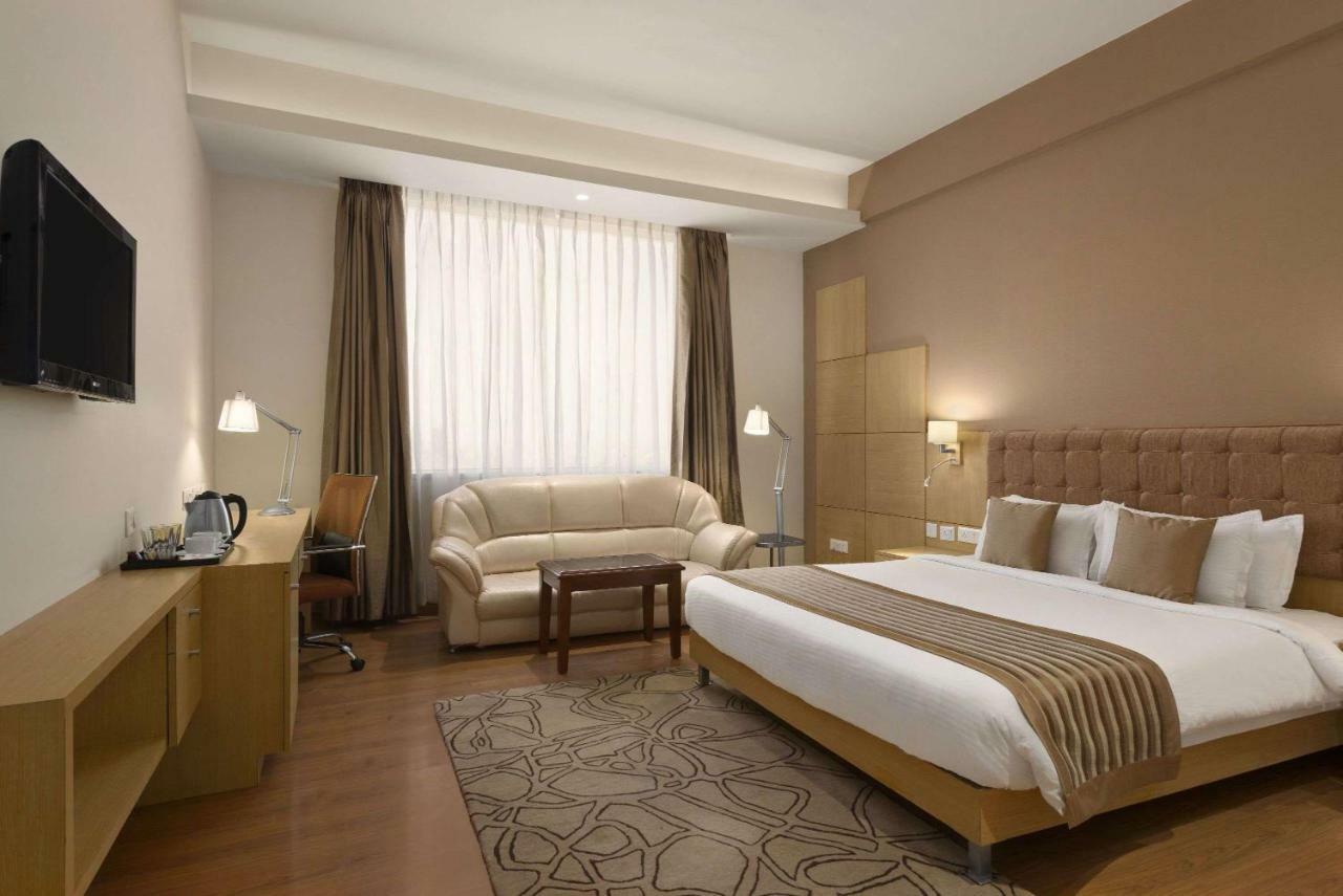 Ramada Neemrana Ξενοδοχείο Εξωτερικό φωτογραφία