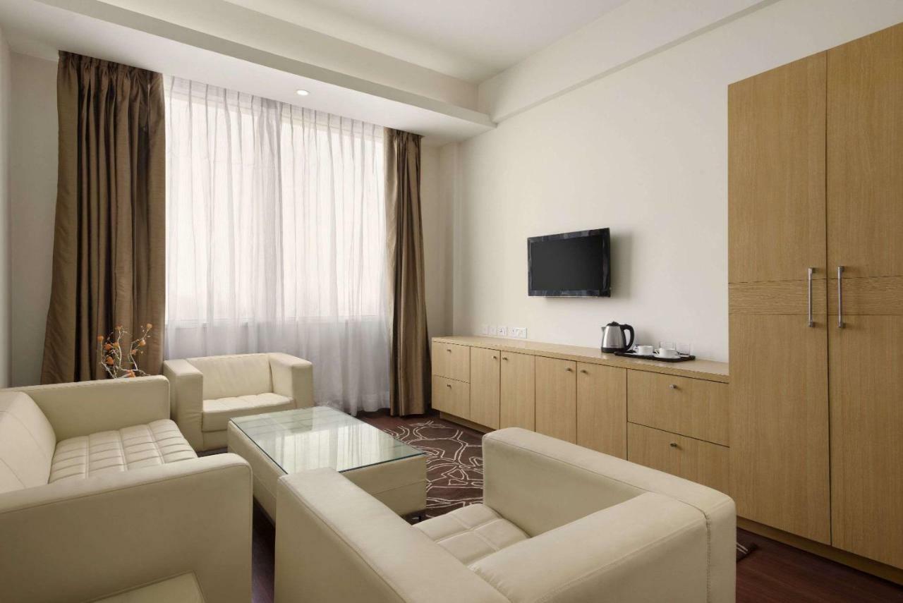 Ramada Neemrana Ξενοδοχείο Εξωτερικό φωτογραφία