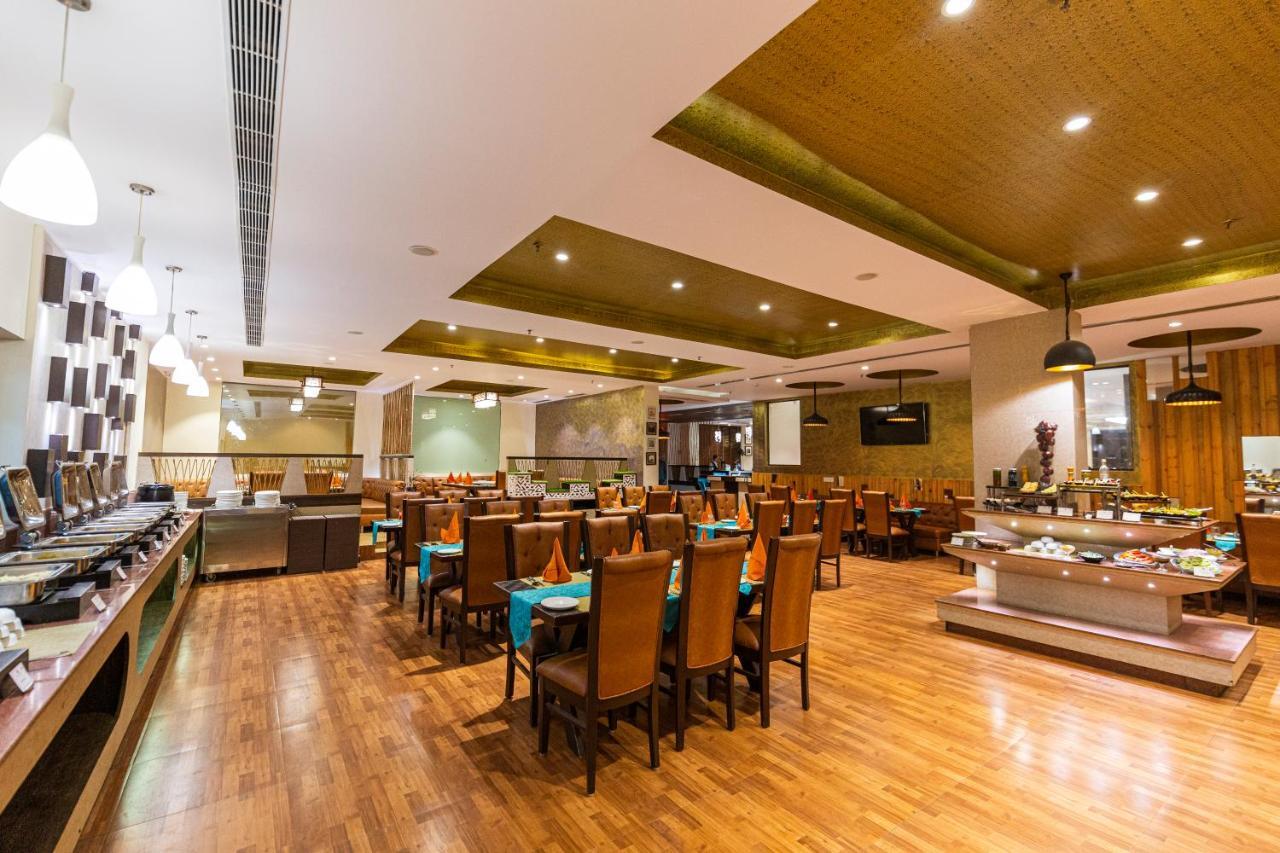 Ramada Neemrana Ξενοδοχείο Εξωτερικό φωτογραφία