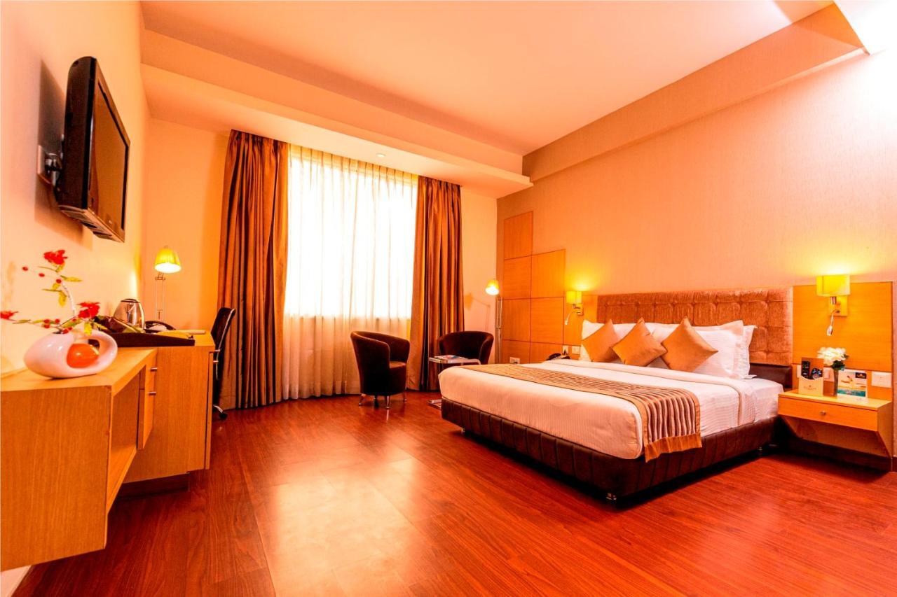 Ramada Neemrana Ξενοδοχείο Εξωτερικό φωτογραφία