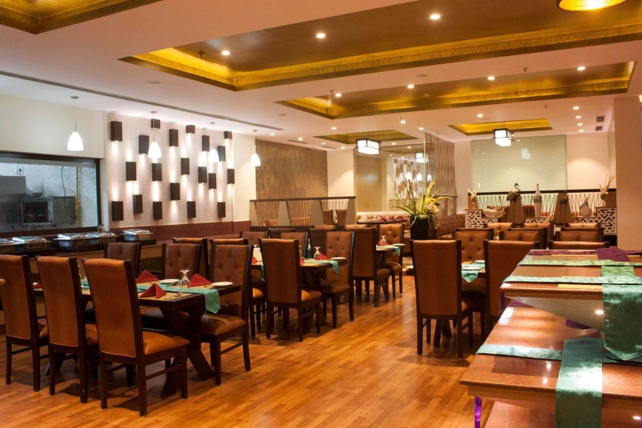 Ramada Neemrana Ξενοδοχείο Εξωτερικό φωτογραφία