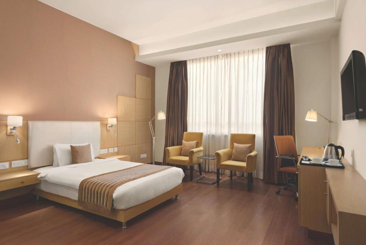 Ramada Neemrana Ξενοδοχείο Εξωτερικό φωτογραφία